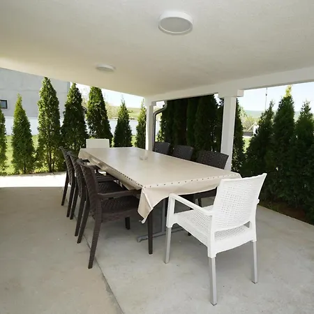 Champions Apartment *