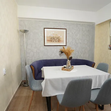 Champions Apartment *